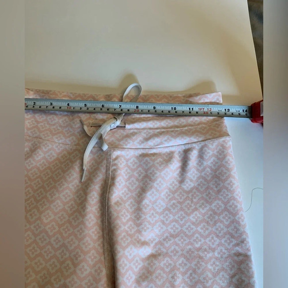 Sarah's Day × White Fox Vinyasa
Flow leggings pink floral pattern size medium. - Picture 8 of 11